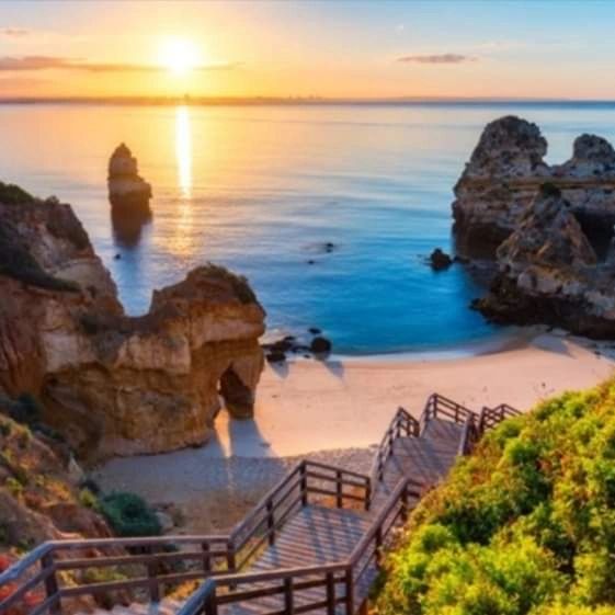 "FOLIE"-Private Luxury Cruises