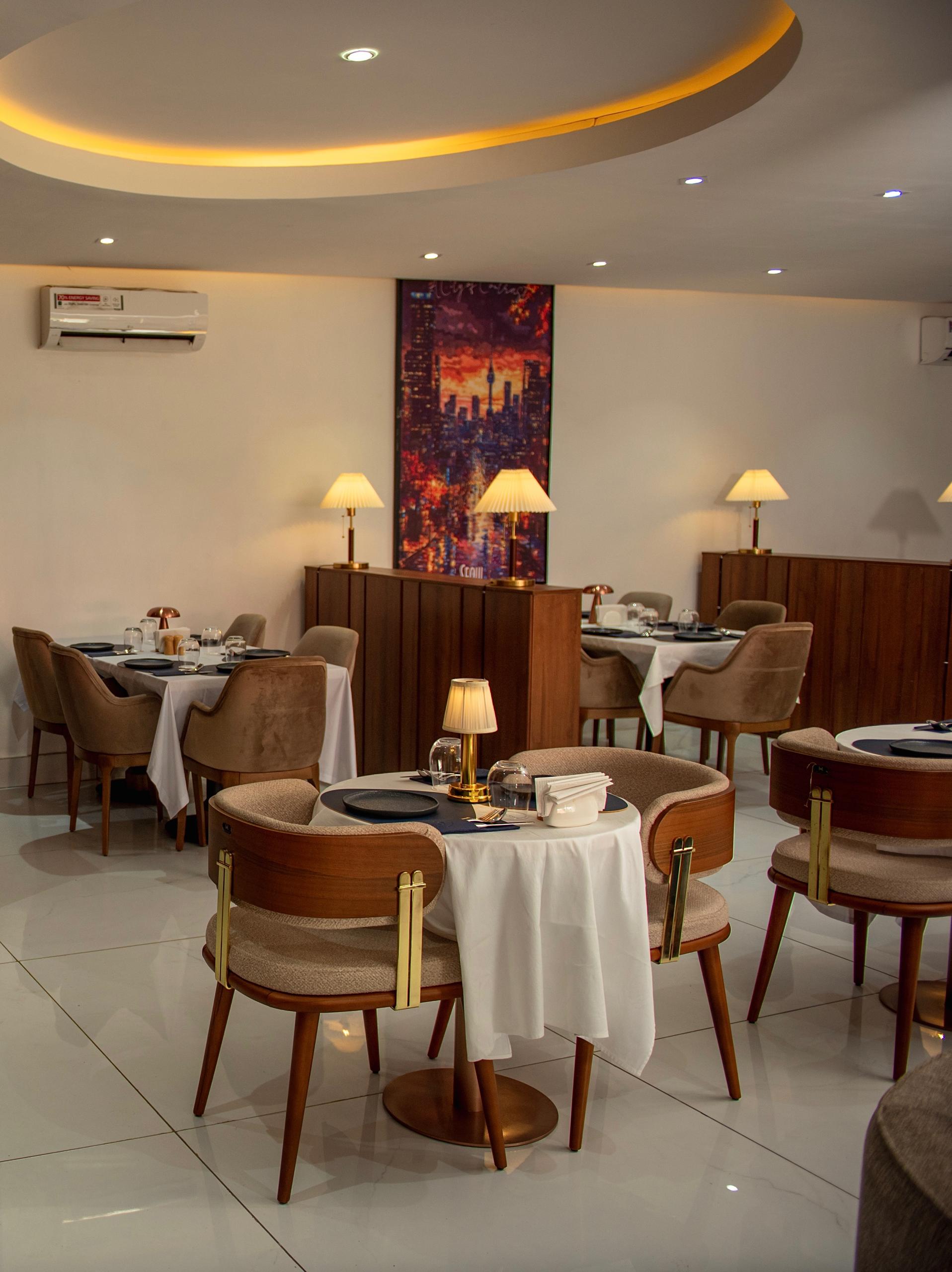 Patoosh Cafe & Restaurant