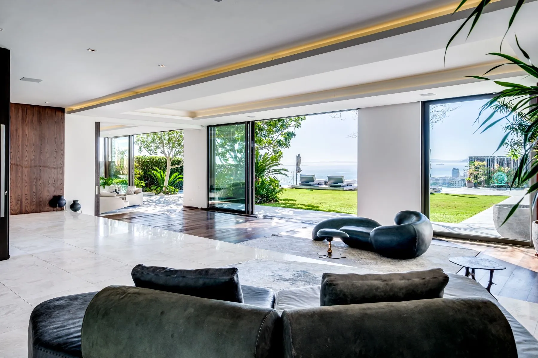 Pinmore Luxury Suits